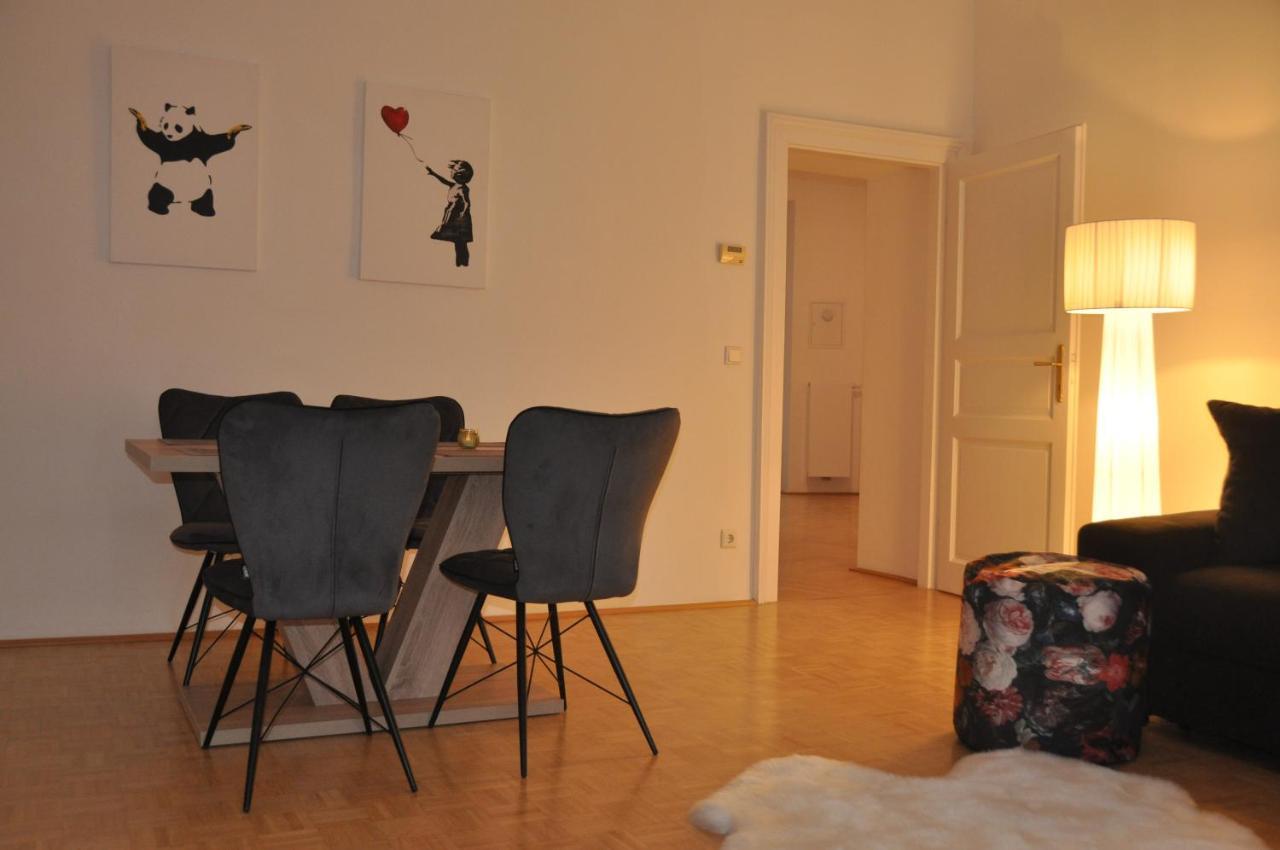 Wunderschone Altbauwohnung In Zentraler Lage Wien Екстер'єр фото
